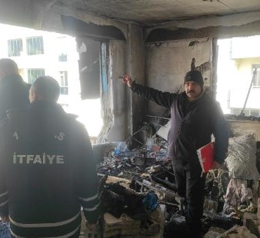 6 kişinin yaralandığı doğal gaz patlamasında, 14 daire hasar gördü