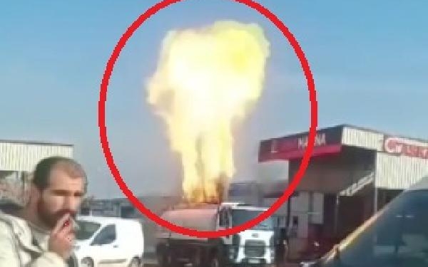 Akaryakıt yüklü tankerde patlama kamerada 1 Akaryakıt yüklü tankerde patlama kamerada