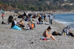 Antalya'da yağış sonrası deniz keyfi 38 Antalya'da yağış sonrası deniz keyfi