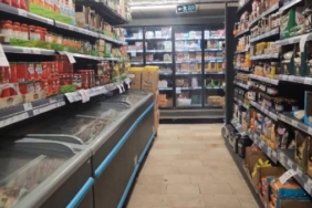 Asgari ücretin açıklanmasıyla marketlerde etiket değiştirme mesaisi 17 Asgari ücretin açıklanmasıyla marketlerde etiket değiştirme mesaisi