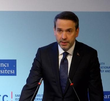 Bakan Bayraktar: 100 bin varillik petrol üretimine 2024 yılı sonunda ulaşmayı hedefliyoruz