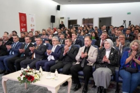 Bakan Tekin, kısa film yarışmasında dereceye girenlere plaket verdi 34 Bakan Tekin, kısa film yarışmasında dereceye girenlere plaket verdi