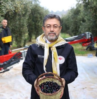 Bakan Yumaklı: Milletimiz zeytin üzerinden yapılan spekülasyonlara itibar etmesin