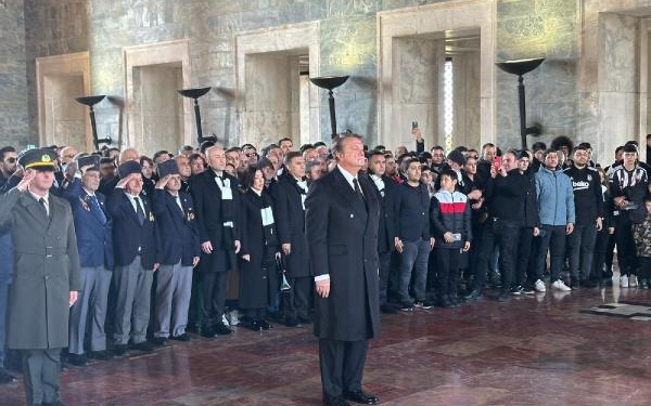 Beşiktaş'ta yeni yönetimden Anıtkabir'e ziyaret