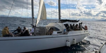 Bodrum'da arızalanan tekne ile bottaki 136 kaçak göçmen kurtarıldı