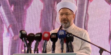 Erbaş: Zulüm nerede varsa karşısına çıkmak zorundayız