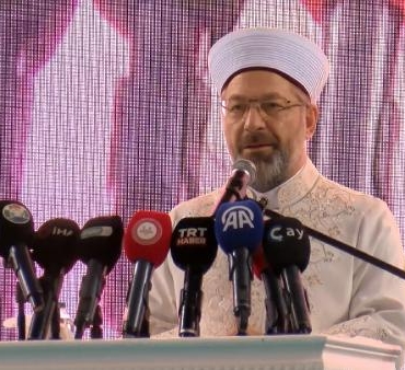 Erbaş: Zulüm nerede varsa karşısına çıkmak zorundayız