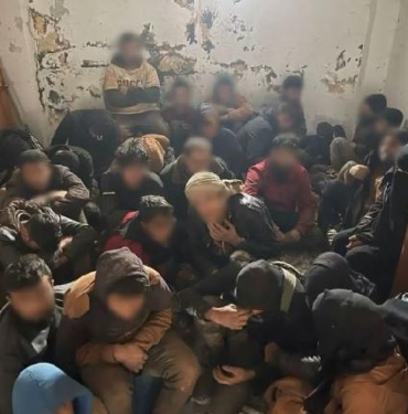 Gaziantep'te 58 kaçak göçmen ile 4 organizatör yakalandı