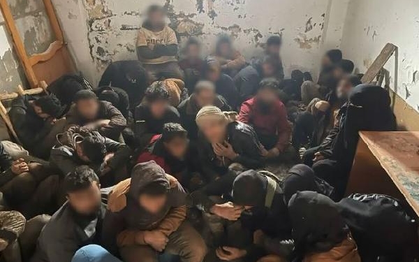 Gaziantep'te 58 kaçak göçmen ile 4 organizatör yakalandı