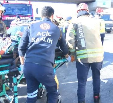 (Geniş haber) Kuzey Marmara Otoyolu’nda iki otomobil ile TIR çarpıştı: 6 yaralı