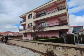 İtfaiye eri, 3'üncü kat balkonundan düşerek öldü 37 İtfaiye eri, 3'üncü kat balkonundan düşerek öldü