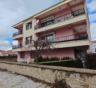 İtfaiye eri, 3'üncü kat balkonundan düşerek öldü