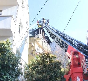 Kağıthane'de karısına kızdı evini ateşe verdi