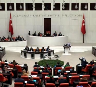 Saadet Partili Bitmez, Meclis'te fenalaşarak hastaneye kaldırıldı