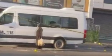 Sultangazi'de otomobile silahlı saldırı: 3 yaralı