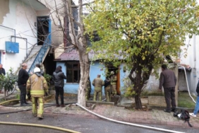 Ümraniye'de eşiyle kavga eden madde bağımlısı evini ateşe verdi 26 Ümraniye'de eşiyle kavga eden madde bağımlısı evini ateşe verdi