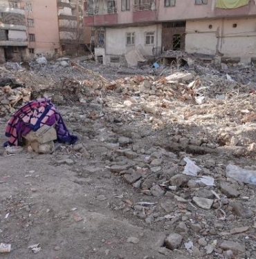 60 kişinin öldüğü Yoldaş Apartmanı’nın müteahhidine 22,5 yıla kadar hapis istemi