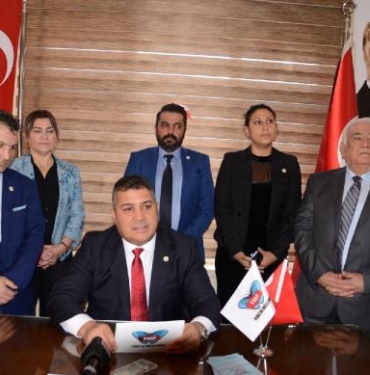 Başkan Teoman Mutlu: Türkiye attığı diplomatik adımlarda dikkatli olmalı