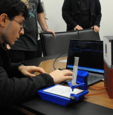 Blok zincirin entegre edildiği robotlar, kendi stratejilerini kurdu