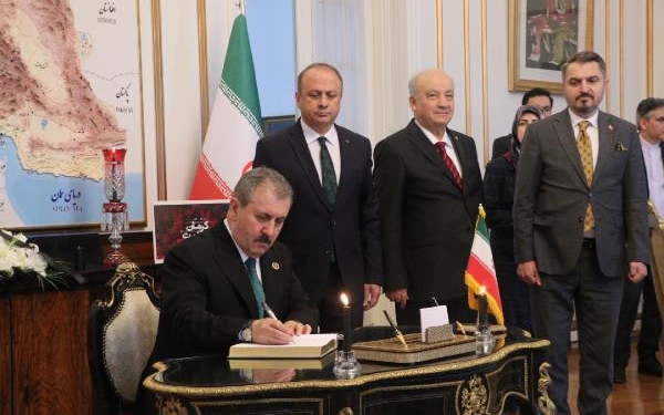 Destici'den İran Büyükelçiliği'ne taziye ziyareti