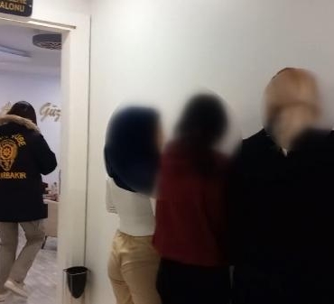 Diyarbakır'da, fuhuş çetesine 'Balans' operasyonunda 9 tutuklama