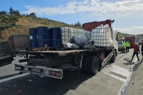 Kuzey Marmara Otoyolu'ndaki kazada kimyasal madde tedirginliği 31 Kuzey Marmara Otoyolu'ndaki kazada kimyasal madde tedirginliği