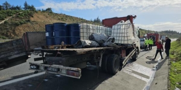 Kuzey Marmara Otoyolu'ndaki kazada kimyasal madde tedirginliği 35 Kuzey Marmara Otoyolu'ndaki kazada kimyasal madde tedirginliği