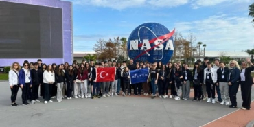 Lise öğrencileri NASA'yı ziyaret etti; Alper Gezeravcı'nın uzay yolculuğuna tanık oldu