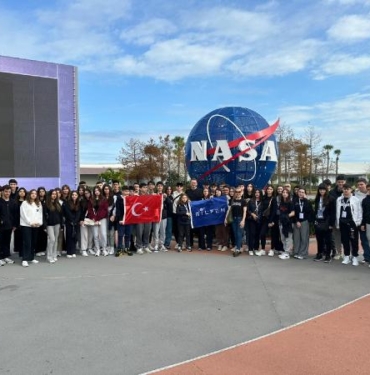 Lise öğrencileri NASA'yı ziyaret etti; Alper Gezeravcı'nın uzay yolculuğuna tanık oldu