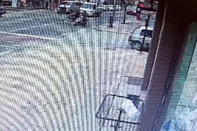 Motosikletin, bisiklete çarptığı kaza kamerada: 2 yaralı 10 Motosikletin, bisiklete çarptığı kaza kamerada: 2 yaralı