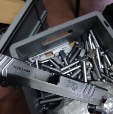 Pendik'te ruhsatsız tabanca üretimi yapılan 2 iş yerine baskın: 8 gözaltı