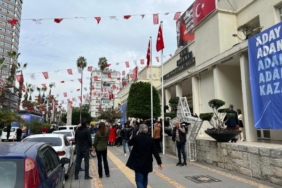 Adana'da Başkan Karalar'ın özel kalem müdür vekili makamında vuruldu (2) 19 Adana'da Başkan Karalar'ın özel kalem müdür vekili makamında vuruldu (2)