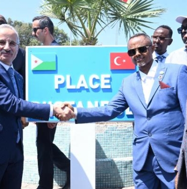 Bakan Uraloğlu, Cibuti’de ‘İstanbul Meydanı’nın açılışını yaptı