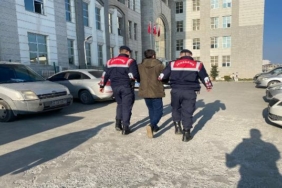 Cezaevinden firar eden hükümlüye uyuşturucu satışı yaparken suçüstü 8 Cezaevinden firar eden hükümlüye uyuşturucu satışı yaparken suçüstü