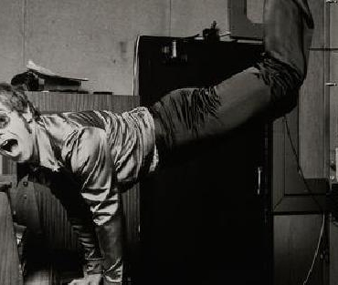 Elton John’un eşyaları açık artırmada satışa çıkıyor