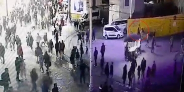 Taksim Meydanı'nda husumetlisine benzettiği kişiyi vurdu 14 Taksim Meydanı'nda husumetlisine benzettiği kişiyi vurdu