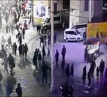 Taksim Meydanı'nda husumetlisine benzettiği kişiyi vurdu